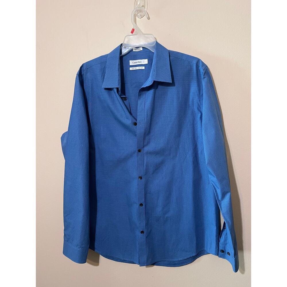 Calvin Klein blue button-up  cool tech non-iron Blue dress shirt size L